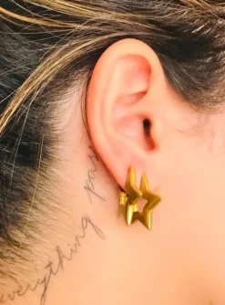 Sheila Fajl Medium Marilyn Star Hug Hoops